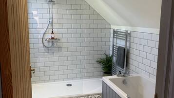 Appartement, salle de bains attenante (Dragon Nest) | Salle de bain