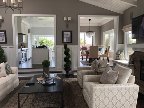 Laguna Beach home with washer/ dryer and golf cart