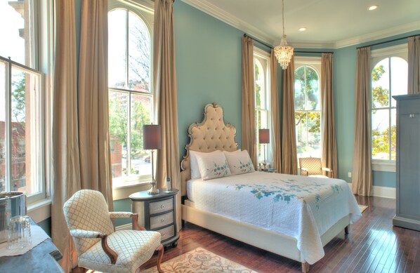 Luxury-Zimmer, 1 Queen-Bett, mit Bad | Hochwertige Bettwaren, Daunenbettdecken, Tempur-Pedic-Betten