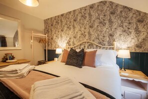 3 chambres, fer et planche à repasser, lit parapluie, Wi-Fi gratuit