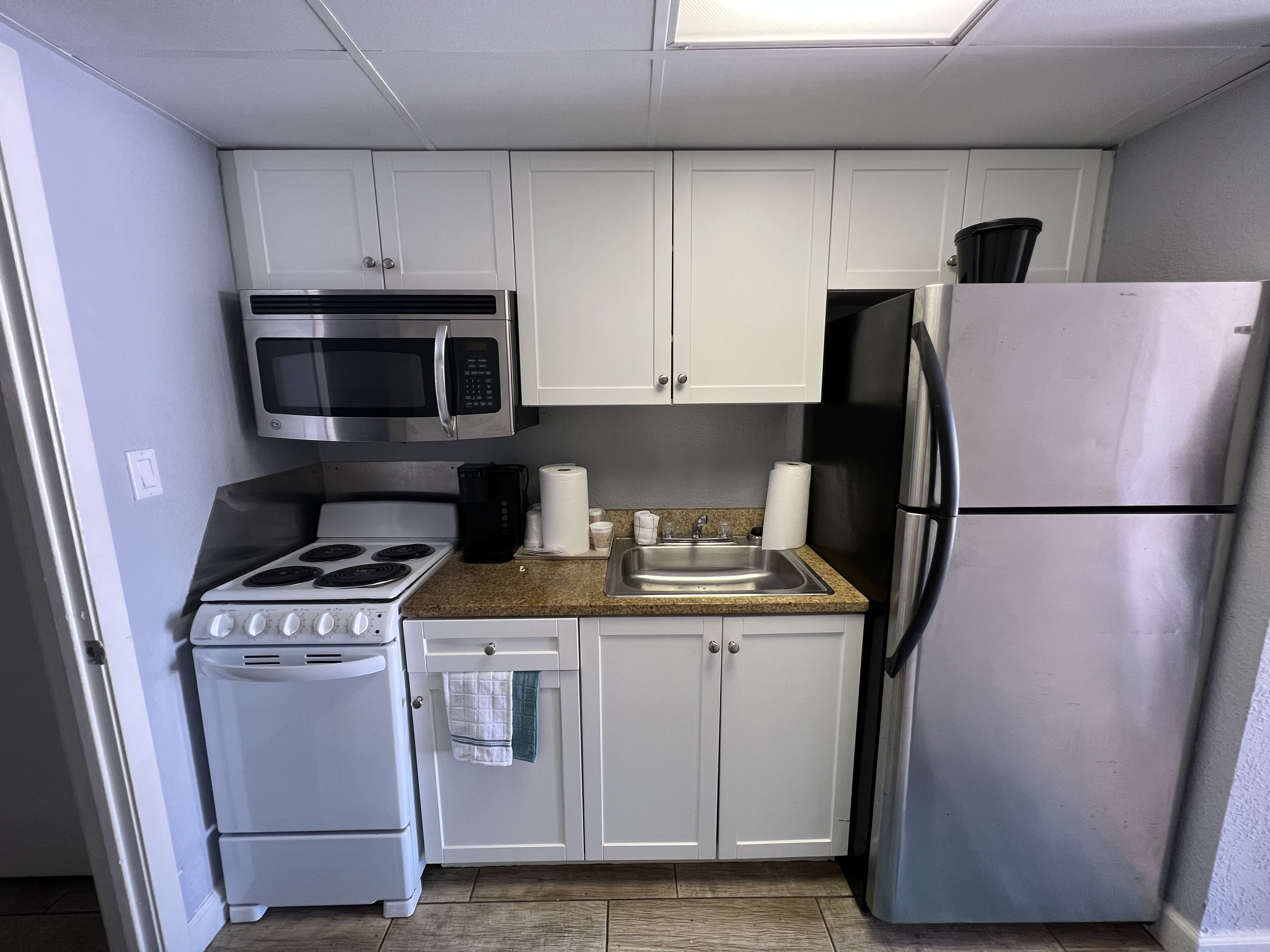 Beautiful Oceanfront Condo - Let's go to the Beach!