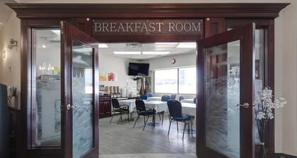 Ramada by Wyndham Nisku