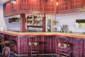 Bar (en la propiedad)