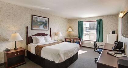 Ramada by Wyndham Nisku