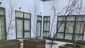 Unclassified image, 2 of 16, button - Luxury One Bed Apartment With Parking (Milton Keynes)