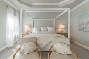 5 bedrooms, hypo-allergenic bedding, memory foam beds, desk