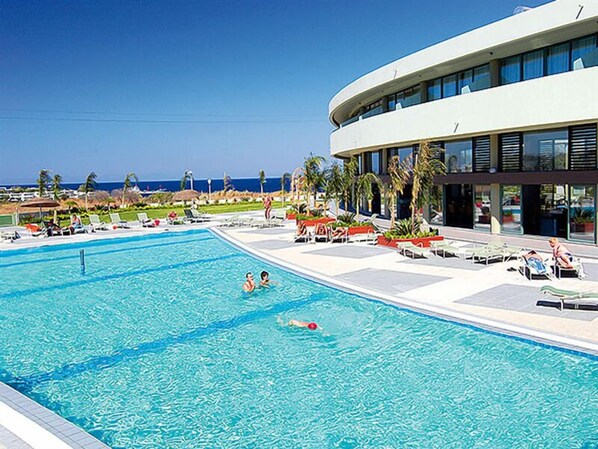 Indoor pool, outdoor pool