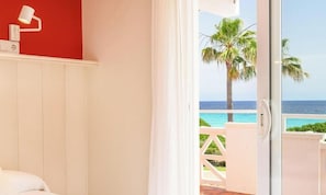 2 bedrooms, iron/ironing board, internet, bed sheets