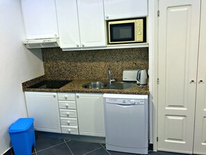 Private kitchen - Borda D Agua Apartments (Albufeira)