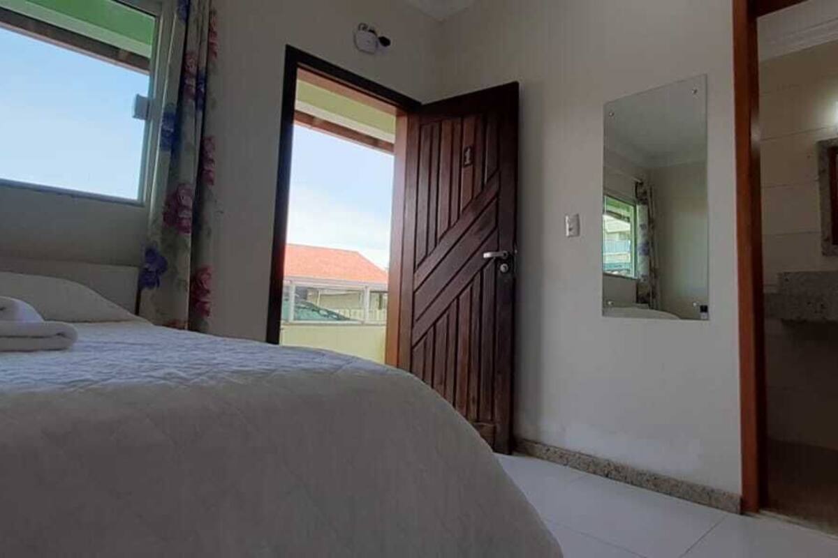 Habitación cuádruple básica, 1 cama matrimonial y sofá cama | Wifi gratis