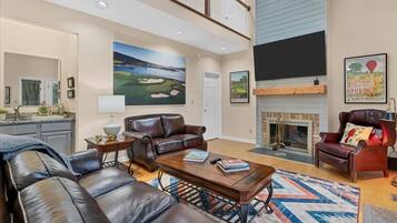 Smart TV, fireplace