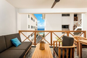 Estudio Confort | Caja de seguridad en la habitación, cortinas blackout y insonorización 