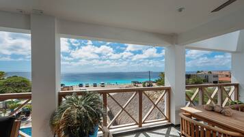 Deluxe-kattohuoneisto | Näkymä rannalle/valtamerelle