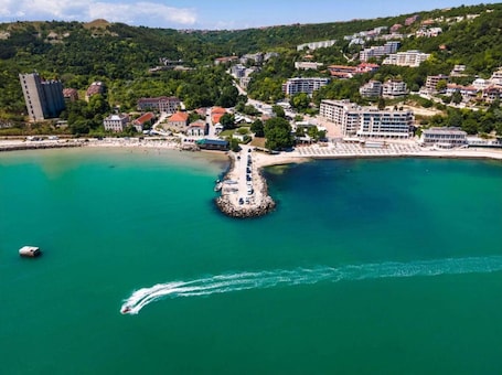 Beach. Royal Grand Hotel & Spa