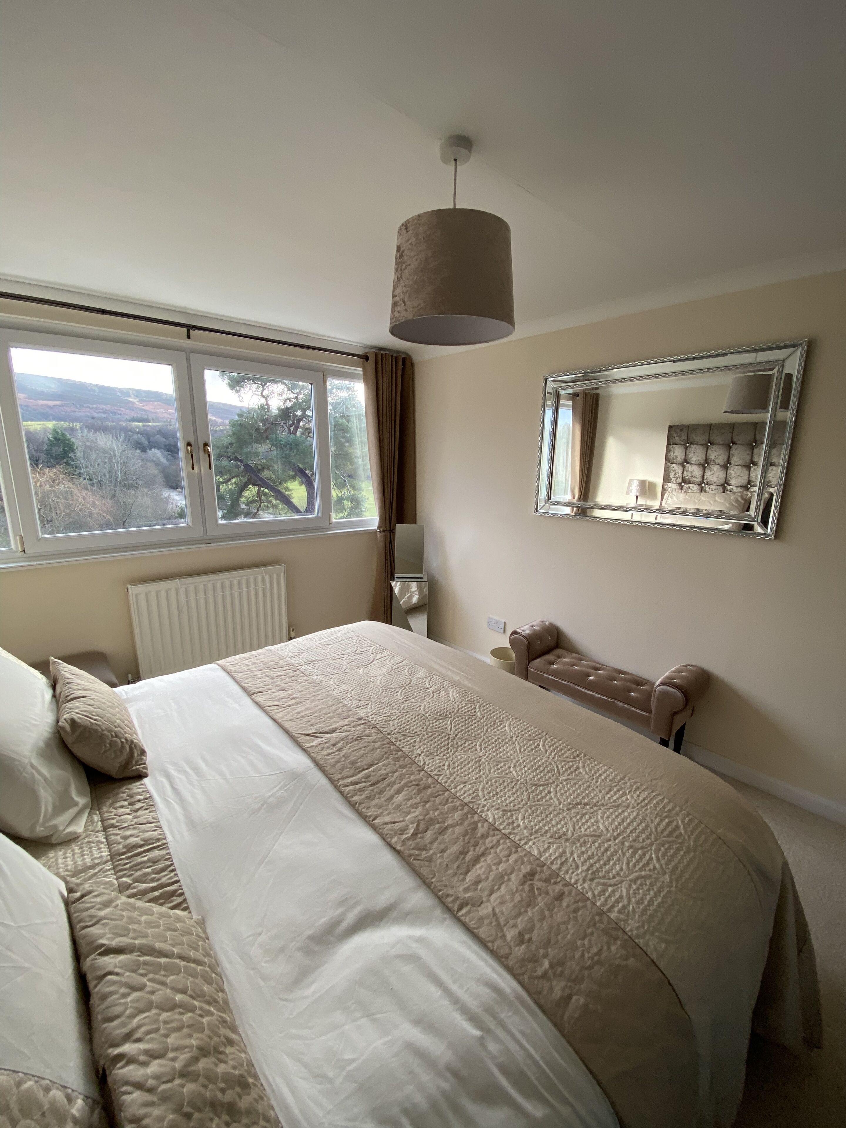 2 soverom, strykejern/-brett, reiseseng for barn og wi-fi (inkludert)