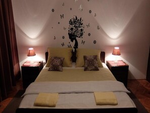 1 bedroom, cribs/infant beds, internet, bed sheets