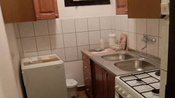 Fridge, oven, stovetop, toaster