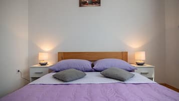 2 bedrooms, WiFi, bed sheets