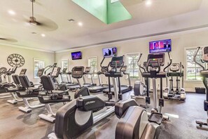 Fitness facility - 2BR- King- Pool/hot tub- 2-balconies- sleeps 6- near historic district (St. Augustine)