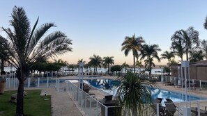 Outdoor pool, a heated pool - Life Resort - By the Lake, Ideal for Leisure/Work. (Brasilia)