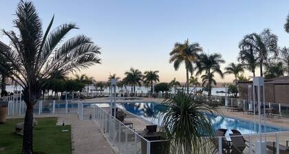 Life Resort - By the Lake, Ideal for Leisure/Work.