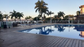 Piscine extérieure, piscine chauffée
