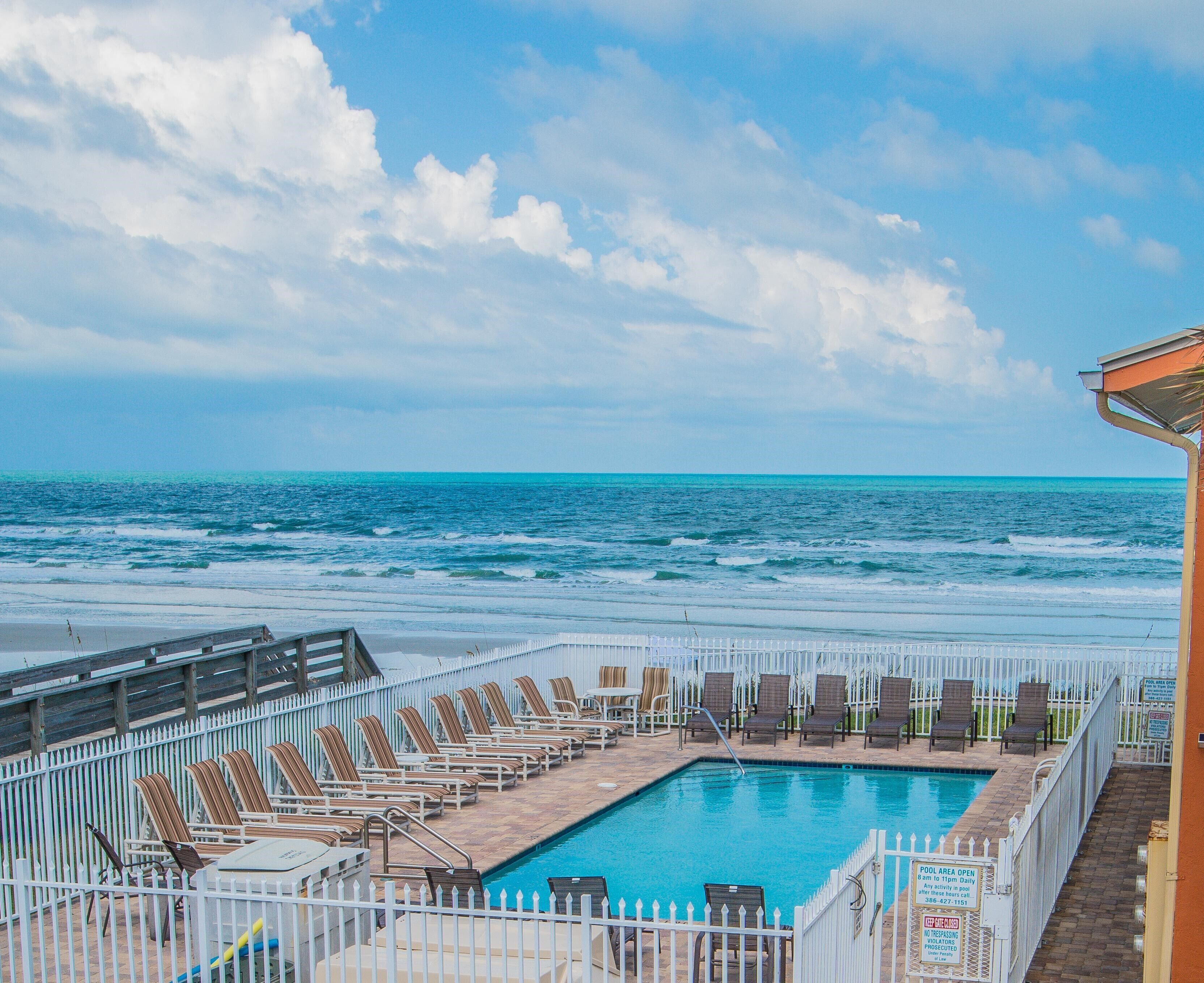 Great Value Steps to Beach: 1 BR Condo