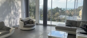 La Villa Panorama, vue mer et falaises D'Etretat 
