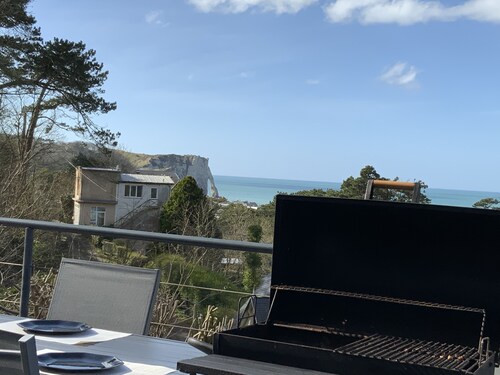 Villa Panorama, sea view and cliffs of Etretat  