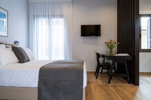 1 bedroom, desk, laptop workspace, soundproofing - GREA Ardittos (Athens)