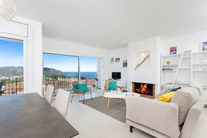 TV - 1PUIGA 02 - Cozy apartment with terrace and beautiful views of the sea located a few minutes walk from the beach of Calella de Palafrugell (Calella de Palafrugell)