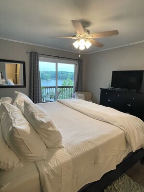 2 habitaciones, escritorio, tabla de planchar con plancha y wifi 