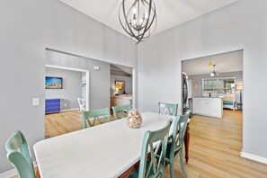 Dining - Private Heated Salt Pool, 3 Kings, Near Beach (Navarre)