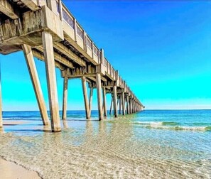 Tæt på stranden, liggestole, badehåndklæder
