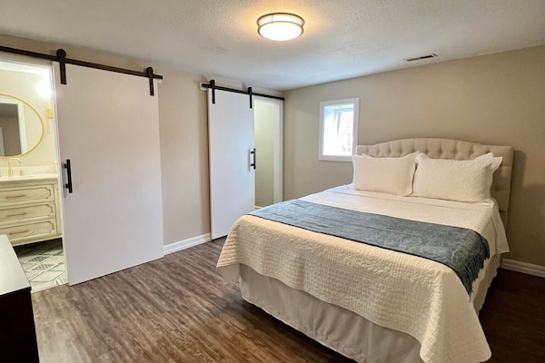 3 dormitoris, planxa i posts de planxar, wifi gratuïta i roba de llit