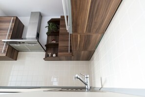 Réfrigérateur, four, lave-vaisselle, grille-pain