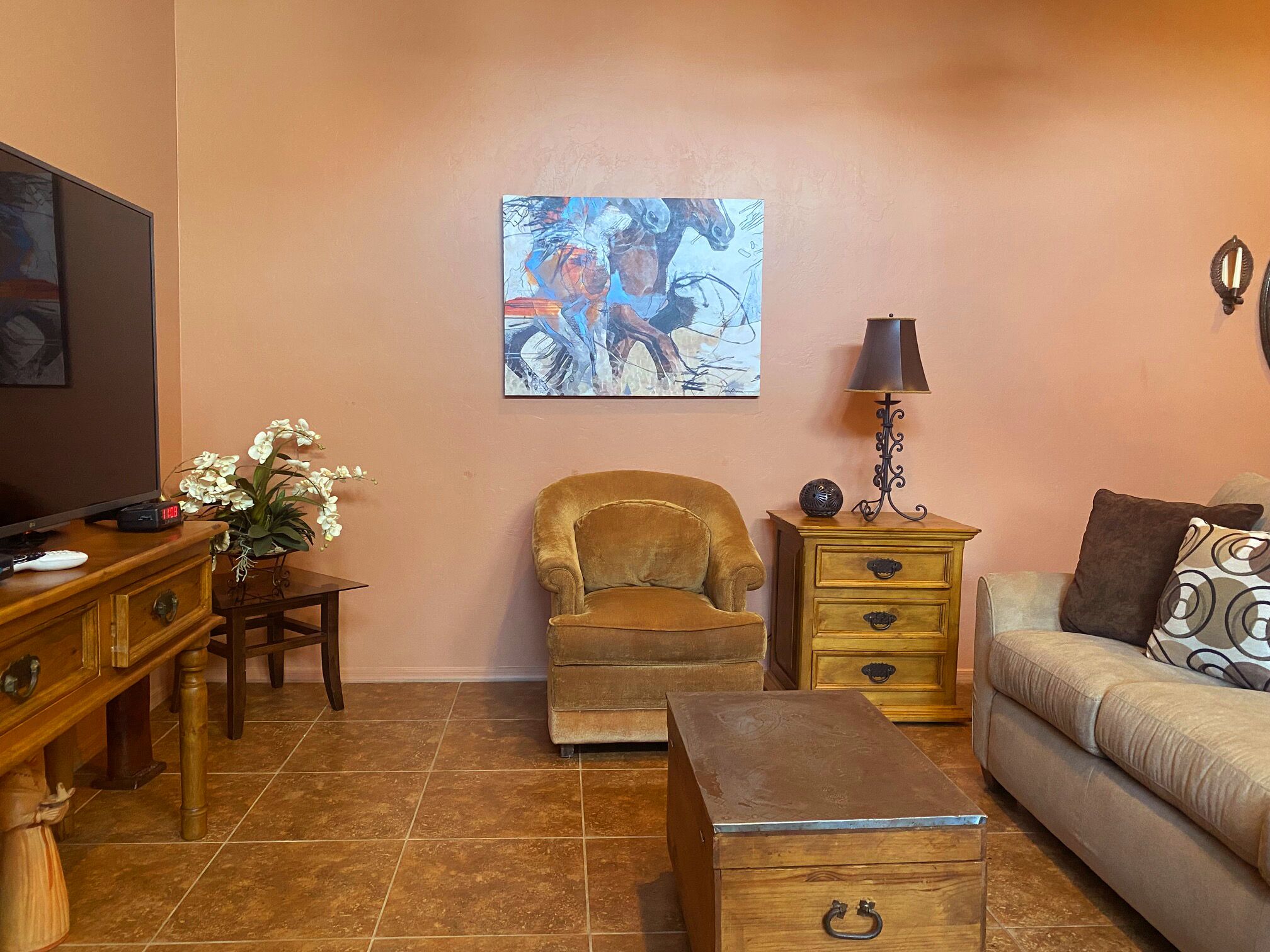 Stylish Townhome, 2bd, 2ba - Access to Year-round heated pool and gym.