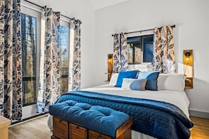 5 bedrooms, iron/ironing board, free WiFi, bed sheets