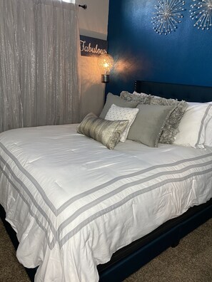 1 bedroom, desk, iron/ironing board, WiFi