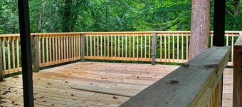 Secluded 2 bedroom cabin near Lake Jackson.