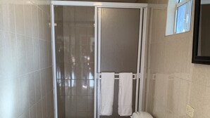Bathroom - Posada Del Valle (Valle de Guadalupe)
