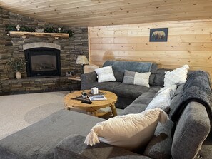 Smart TV, printers - Adventure Basecamp near YNP • Hot Tub + Toy Garage (Island Park)