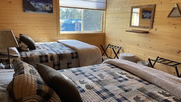 3 bedrooms, desk, iron/ironing board, free WiFi