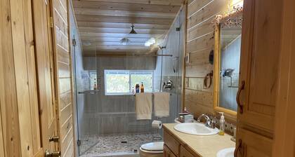 Adventure Basecamp near YNP • Hot Tub + Toy Garage