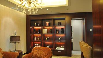 المنشأة من الداخل