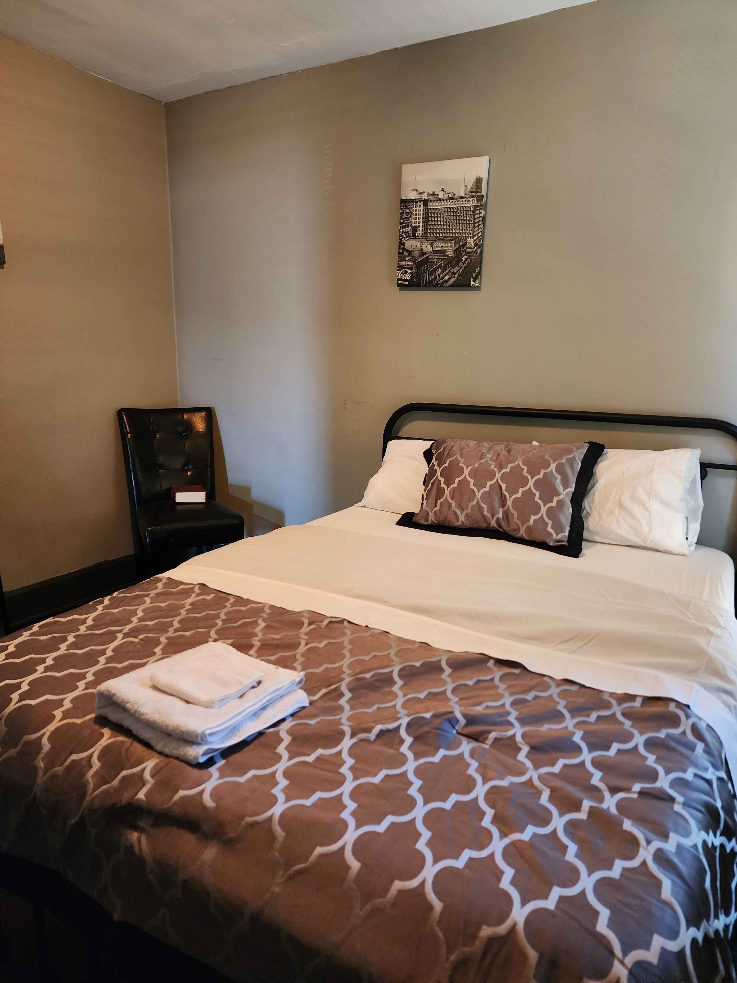 Spacious 2 Bedroom, Renovated and Newly Furnished