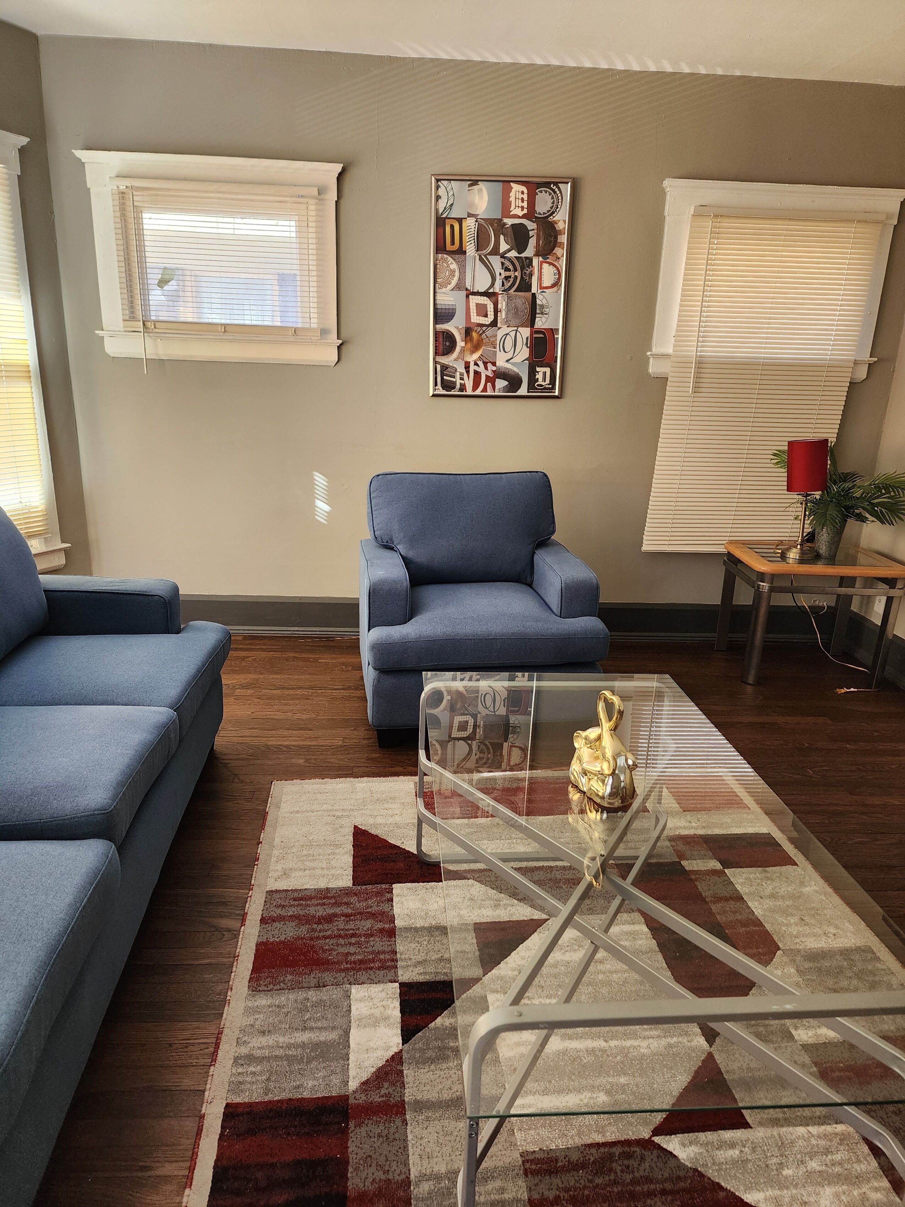 Spacious 2 Bedroom, Renovated and Newly Furnished