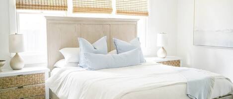 3 bedrooms, iron/ironing board, travel crib, WiFi (free)