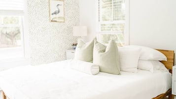3 bedrooms, iron/ironing board, travel crib, free WiFi