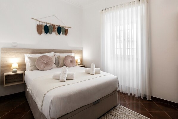 2 bedrooms, iron/ironing board, travel cot, free WiFi